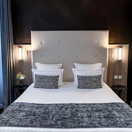 De La Paix Tour Eiffel Hotel