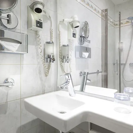 De La Paix Tour Eiffel Hotel