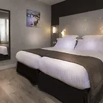 هوتل دي لا بريكس تور إيفيل 3*
