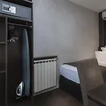 فندق هوتل دي لا بريكس تور إيفيل 3*