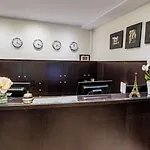 هوتل دي لا بريكس تور إيفيل فندق 3*