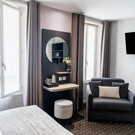 هوتل دي لا بريكس تور إيفيل 3*