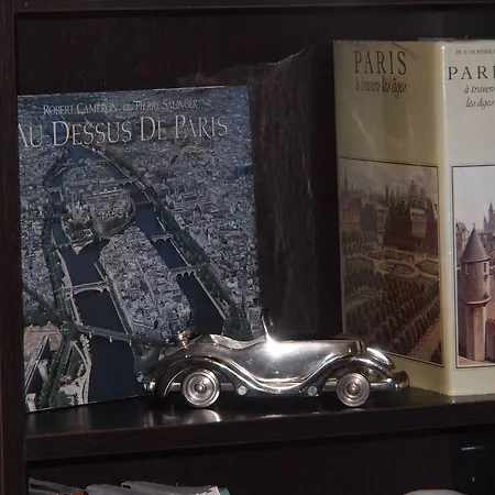 هوتل دي لا بريكس تور إيفيل 3*