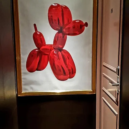 هوتل دي لا بريكس تور إيفيل فندق 3*