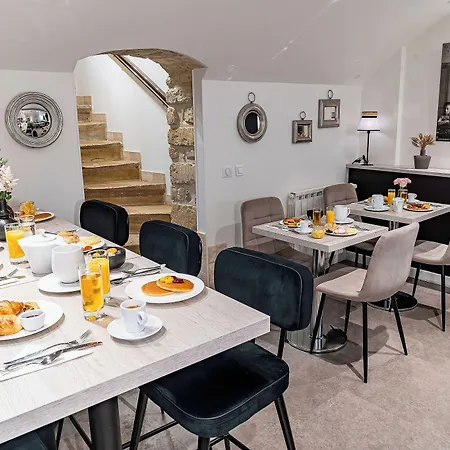 هوتل دي لا بريكس تور إيفيل فندق