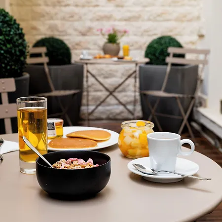 فندق هوتل دي لا بريكس تور إيفيل