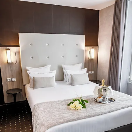 De La Paix Tour Eiffel 3*
