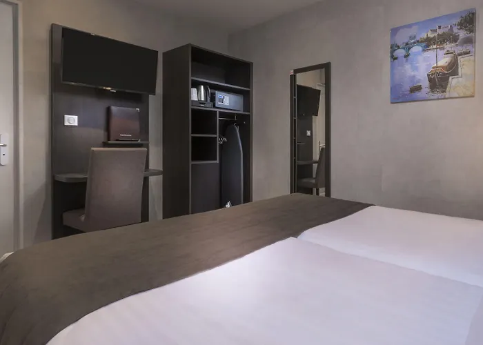 De La Paix Tour Eiffel Hotel