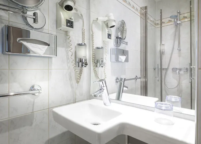 De La Paix Tour Eiffel Hotel