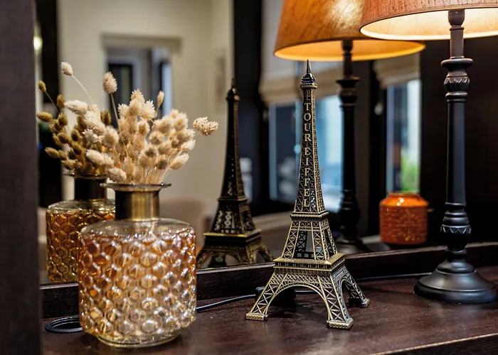 De La Paix Tour Eiffel 3*