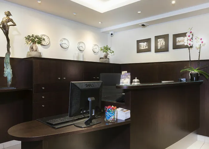 De La Paix Tour Eiffel 3*