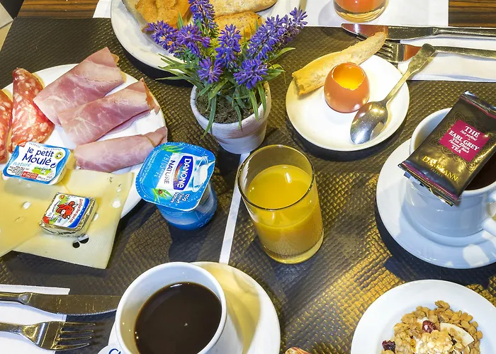 De La Paix Tour Eiffel Hotel